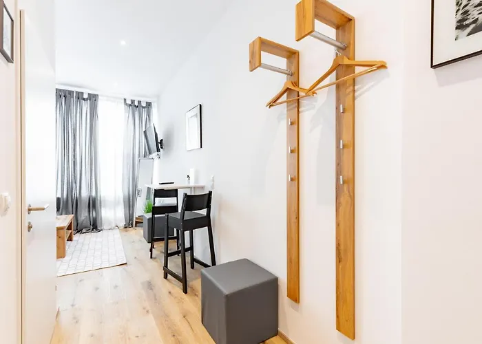 Budget West With Shared Kitchen Apartment