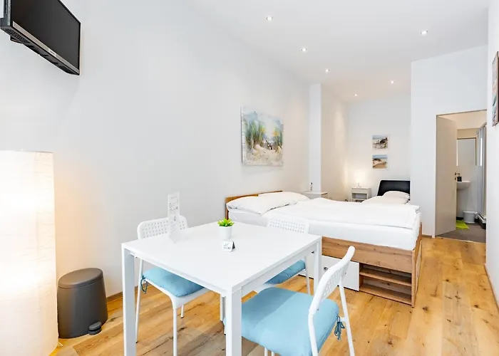 Apartment Budget West With Shared Kitchen *