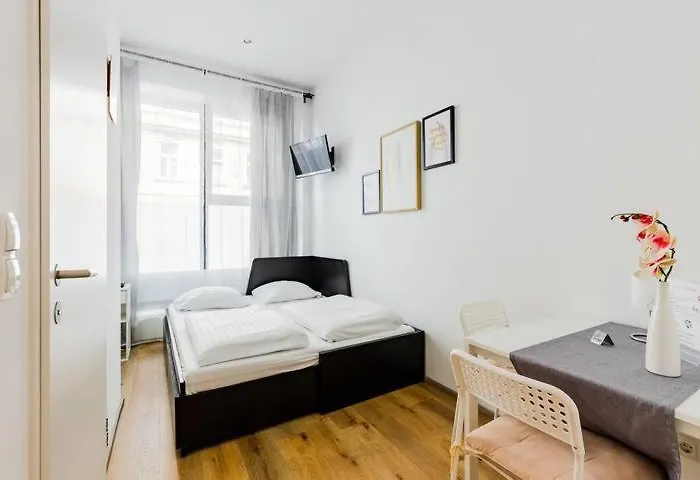 Budget West With Shared Kitchen Vienna