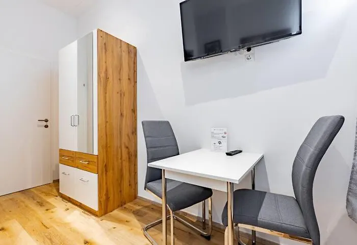 Budget West With Shared Kitchen Apartment *