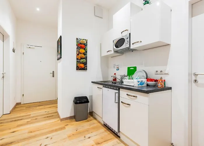 Budget West With Shared Kitchen Vienna