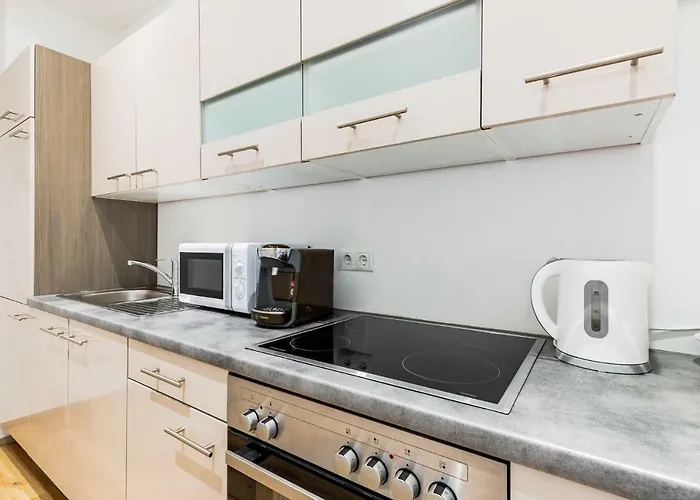 Budget West With Shared Kitchen