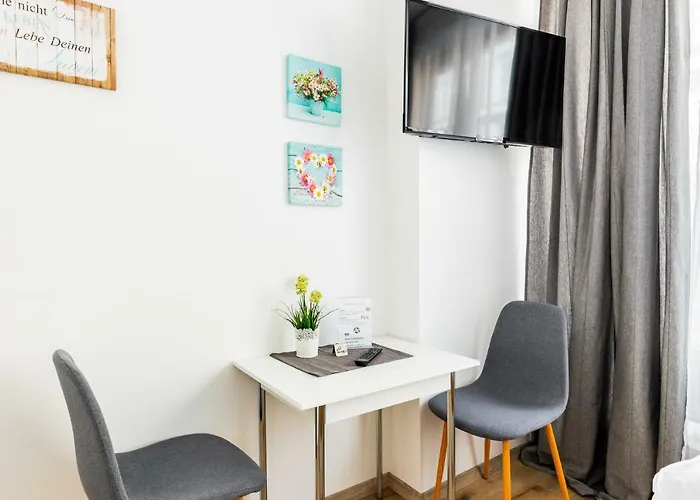 Budget West With Shared Kitchen Apartment *